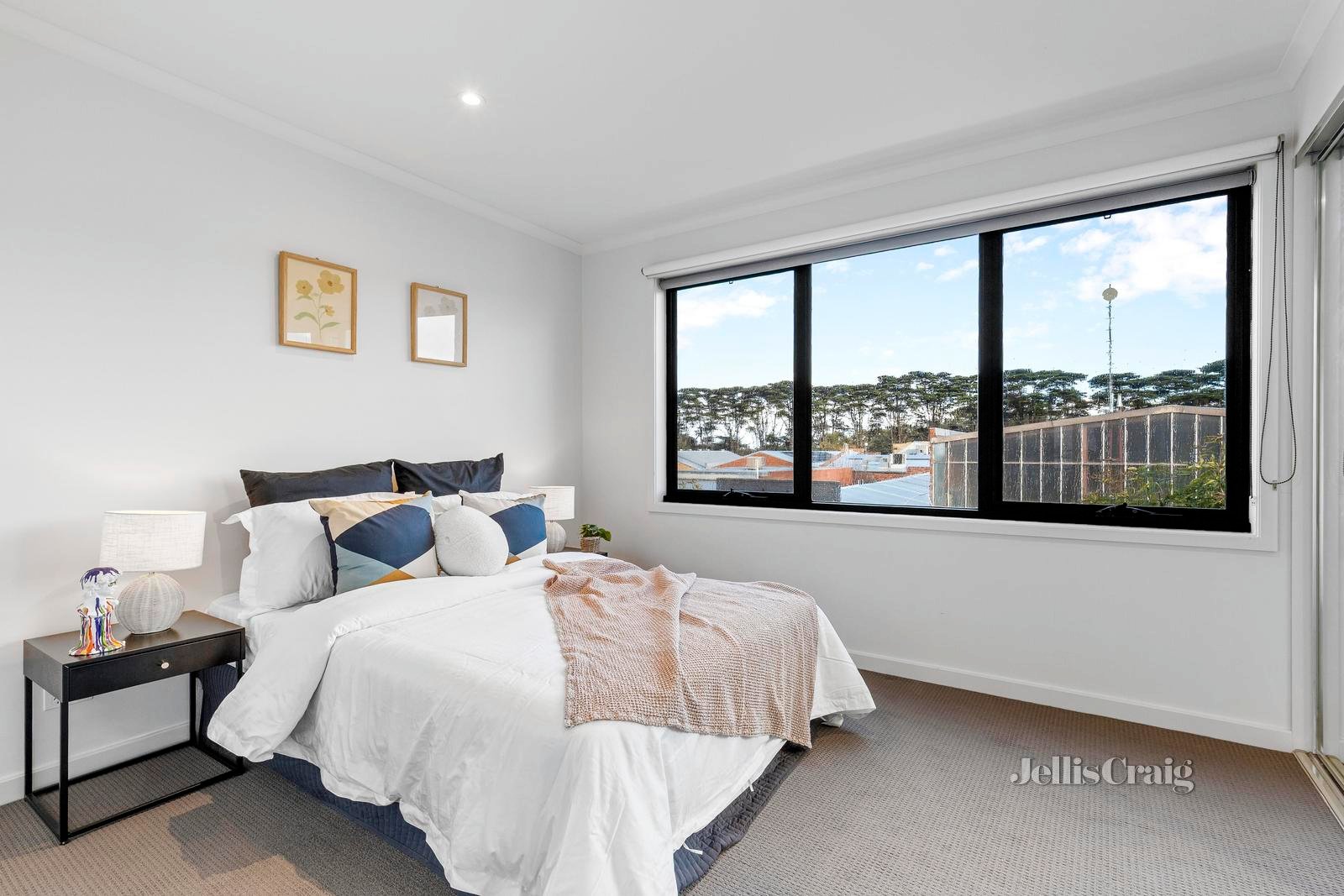 35 Charlton Avenue, Cheltenham image 8