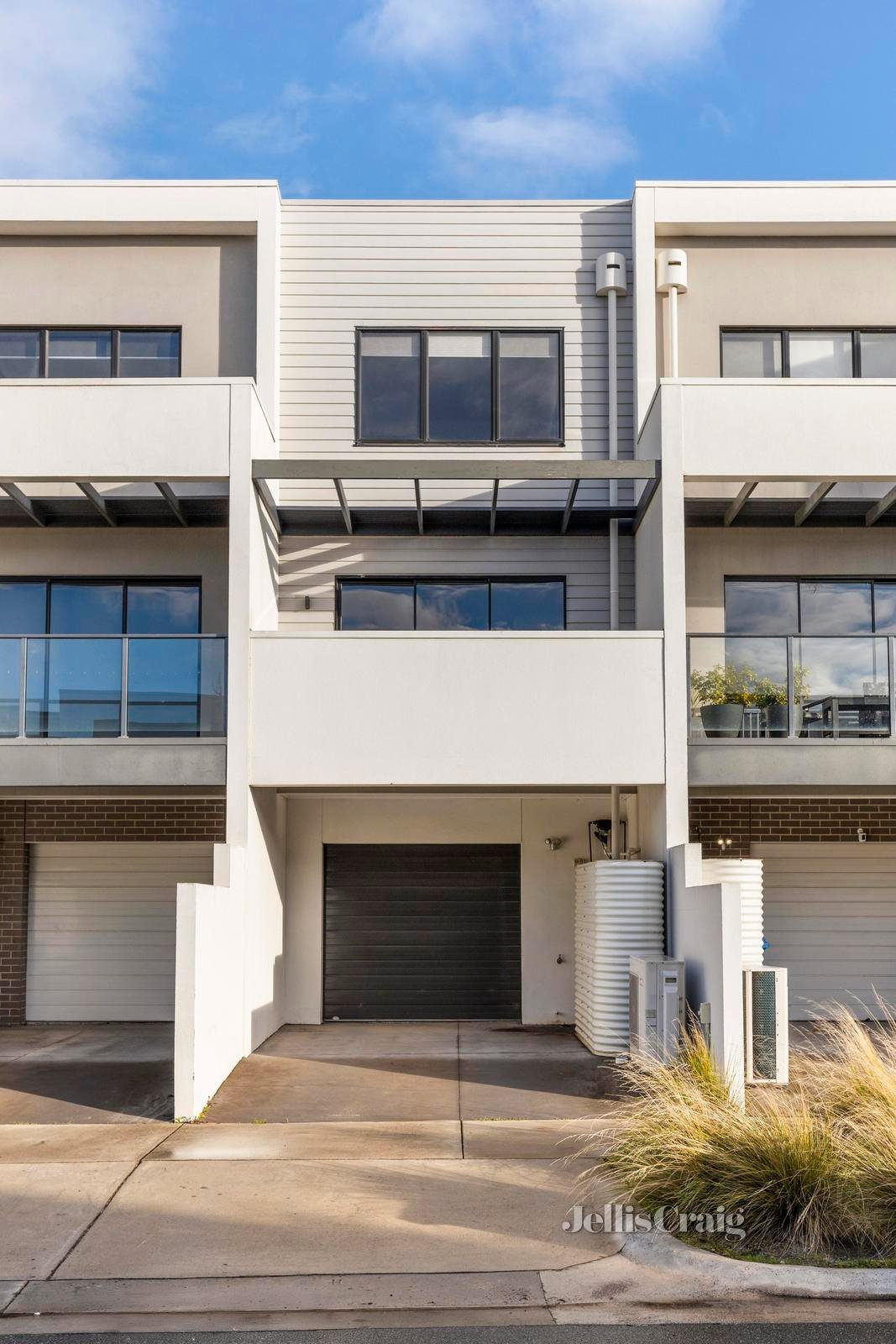35 Charlton Avenue, Cheltenham image 10