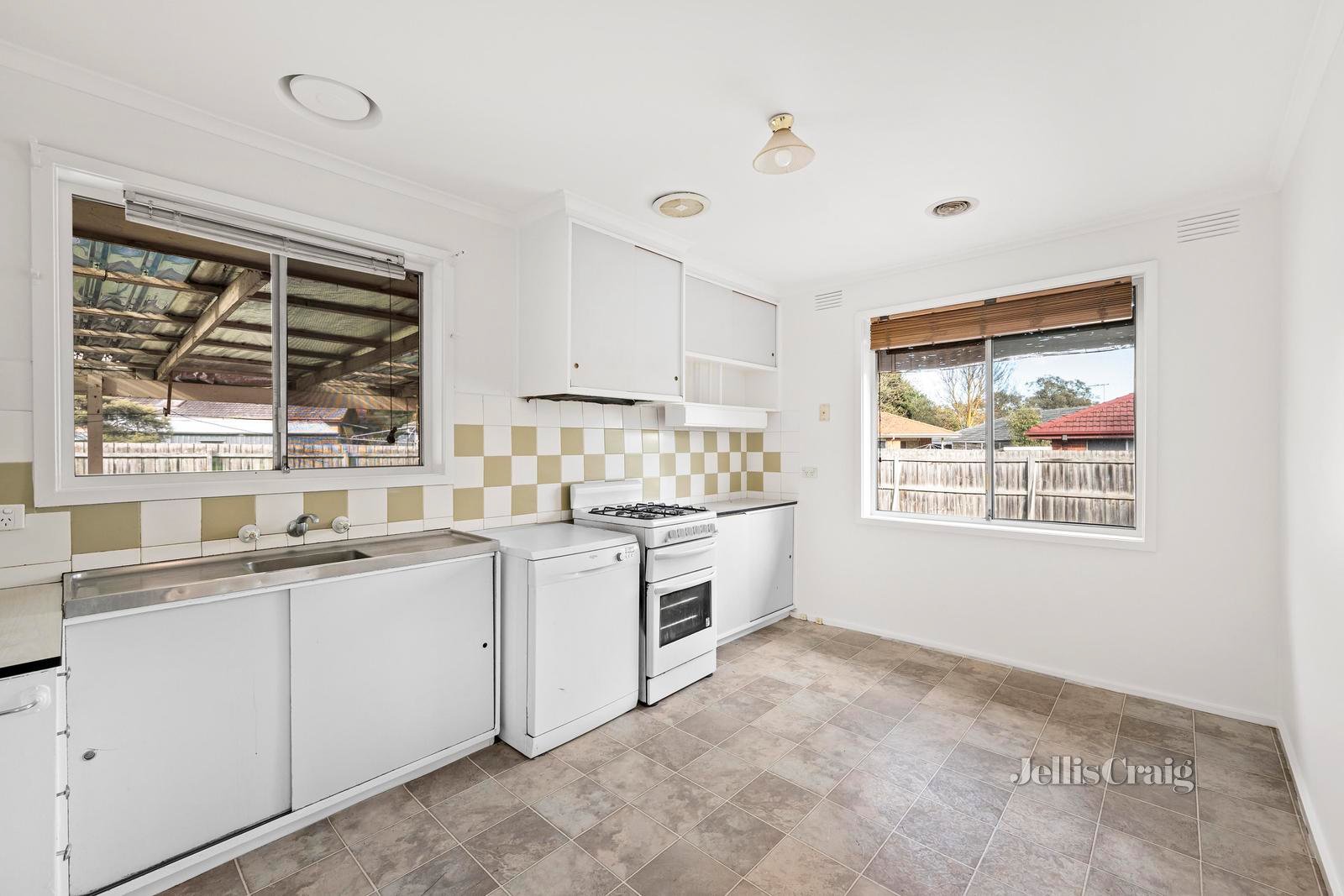 35 Croydondale Drive, Mooroolbark image 4