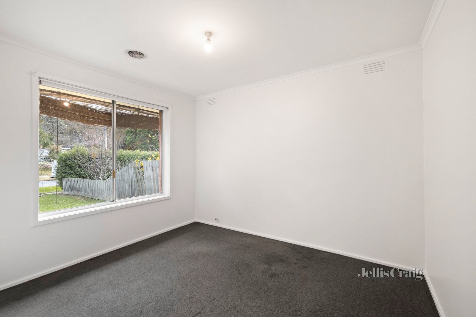 35 Croydondale Drive, Mooroolbark image 6