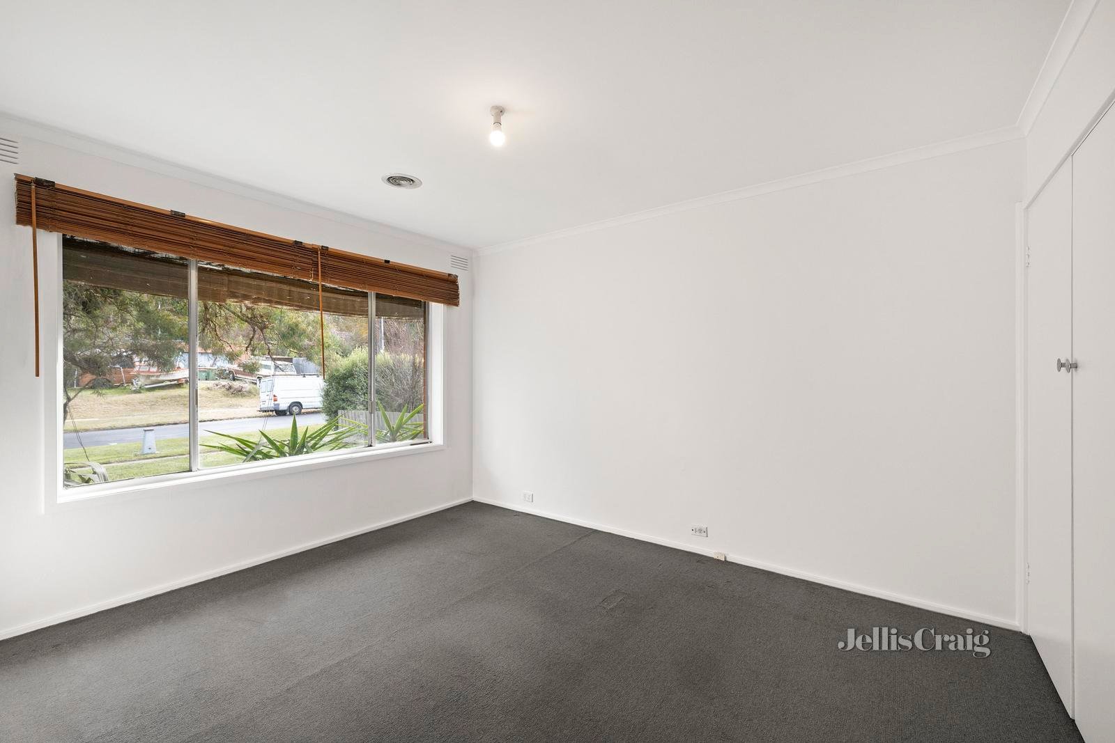 35 Croydondale Drive, Mooroolbark image 7