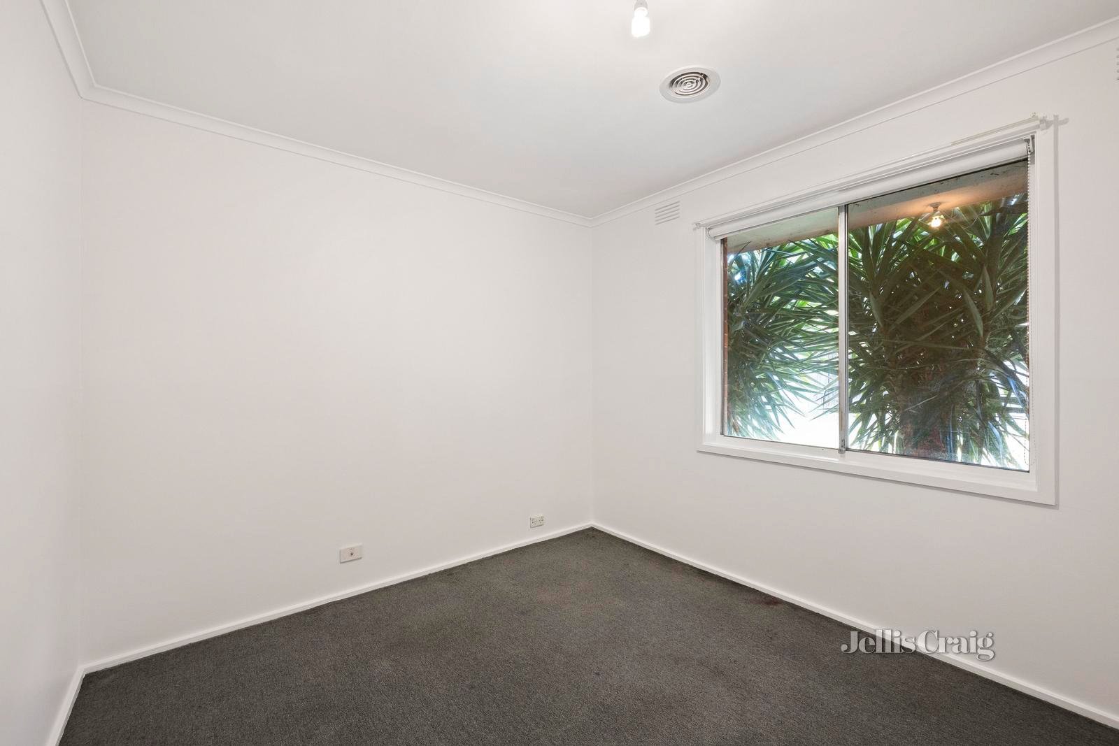 35 Croydondale Drive, Mooroolbark image 8
