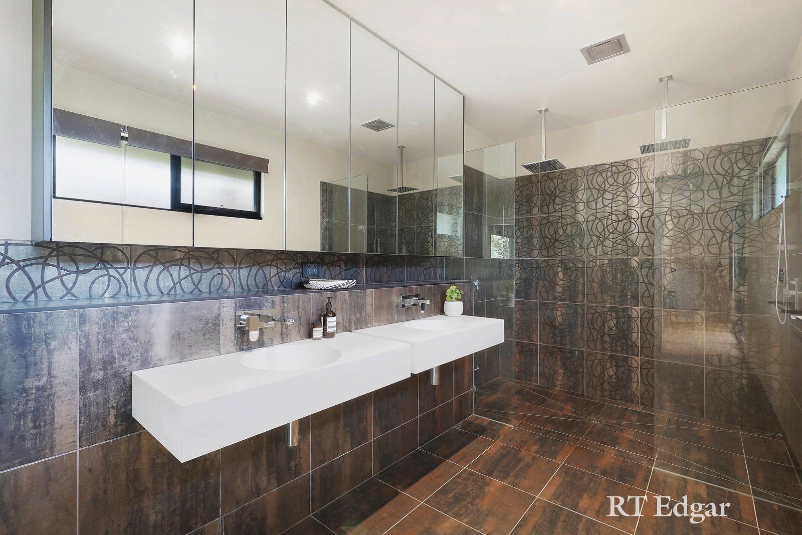 Property Gallery Thumbnail 8