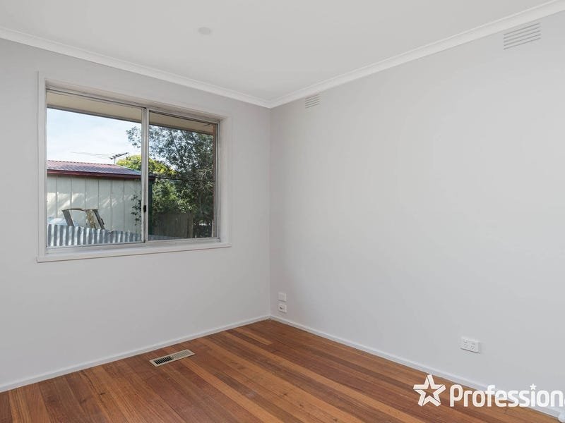 3/5 Felix Grove, Mooroolbark image 5