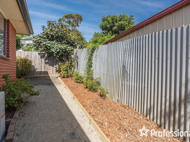 3/5 Felix Grove, Mooroolbark image 9