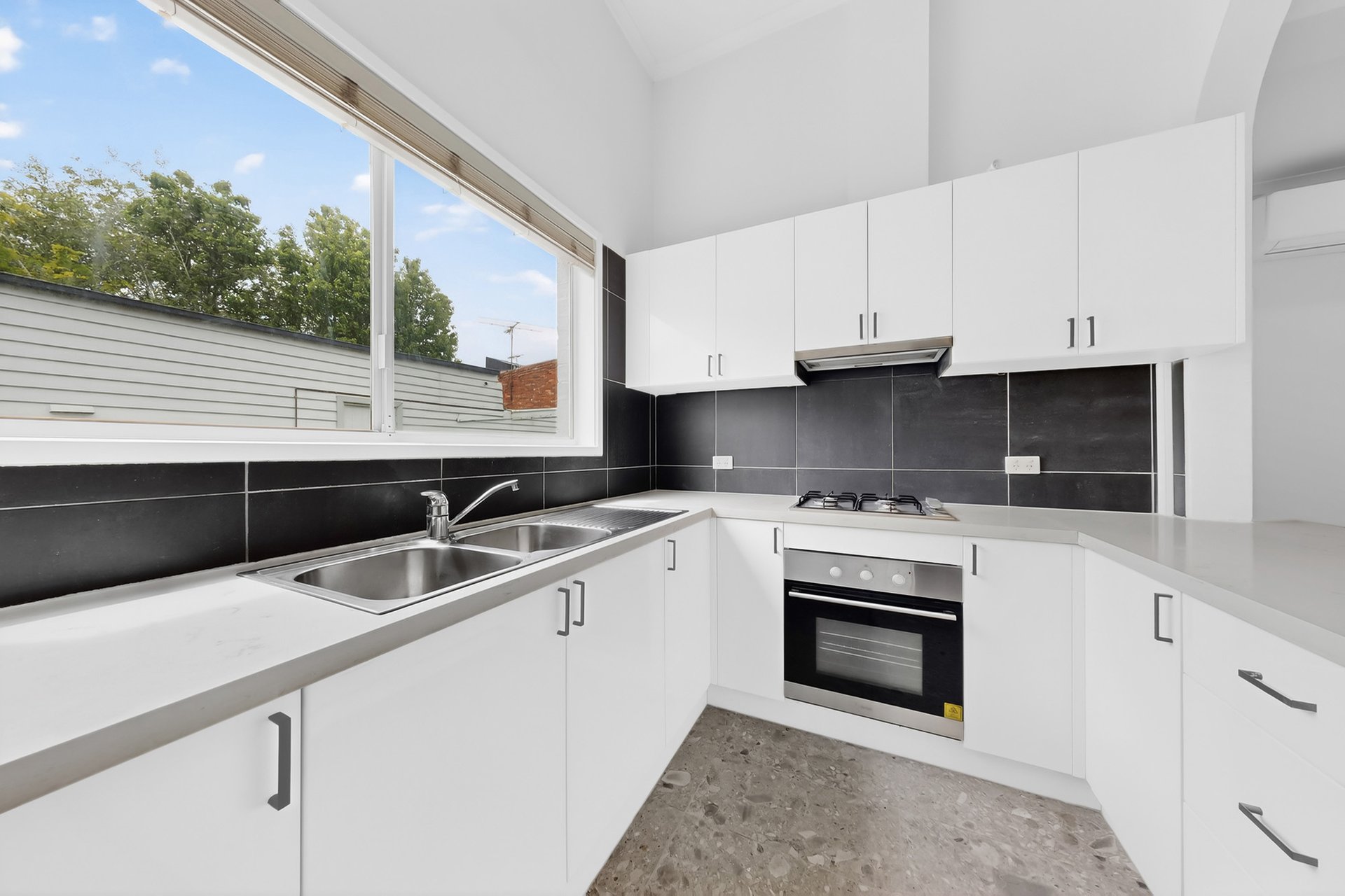 35 Finlay Street, Albert&nbsp;Park image 2