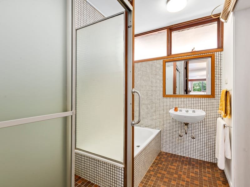 Property Gallery Thumbnail 8