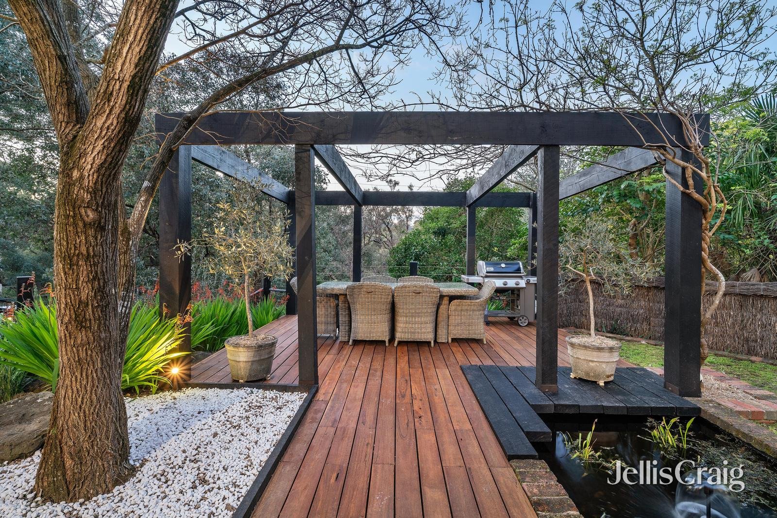 35 Floriston Grove, Eltham image 17