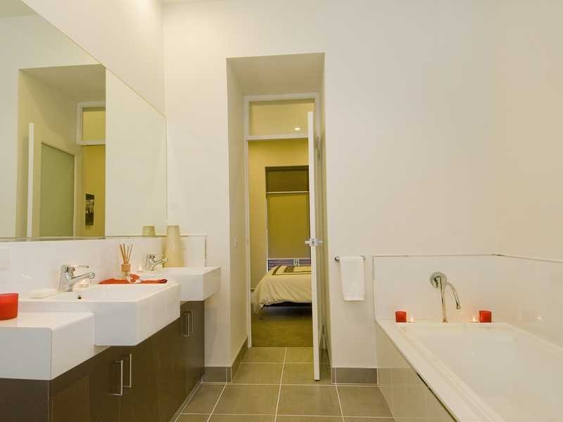 35 Fyans Street, South Geelong image 5