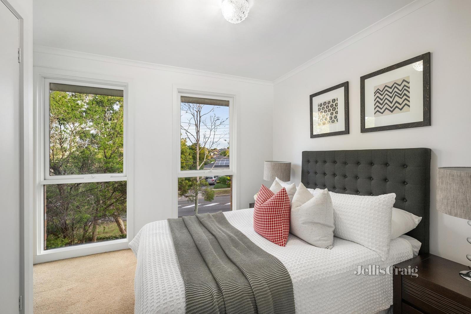 35 Glen Tower Drive, Glen Waverley image 9