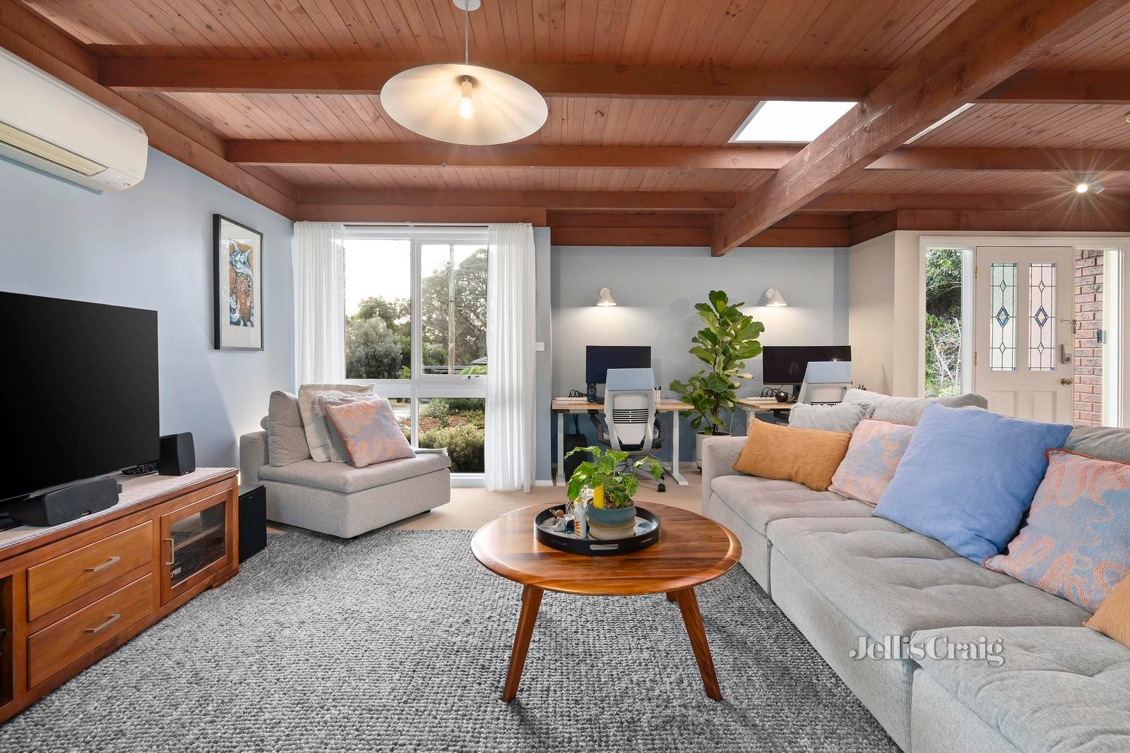 35 Glenwood Drive, Croydon image 2