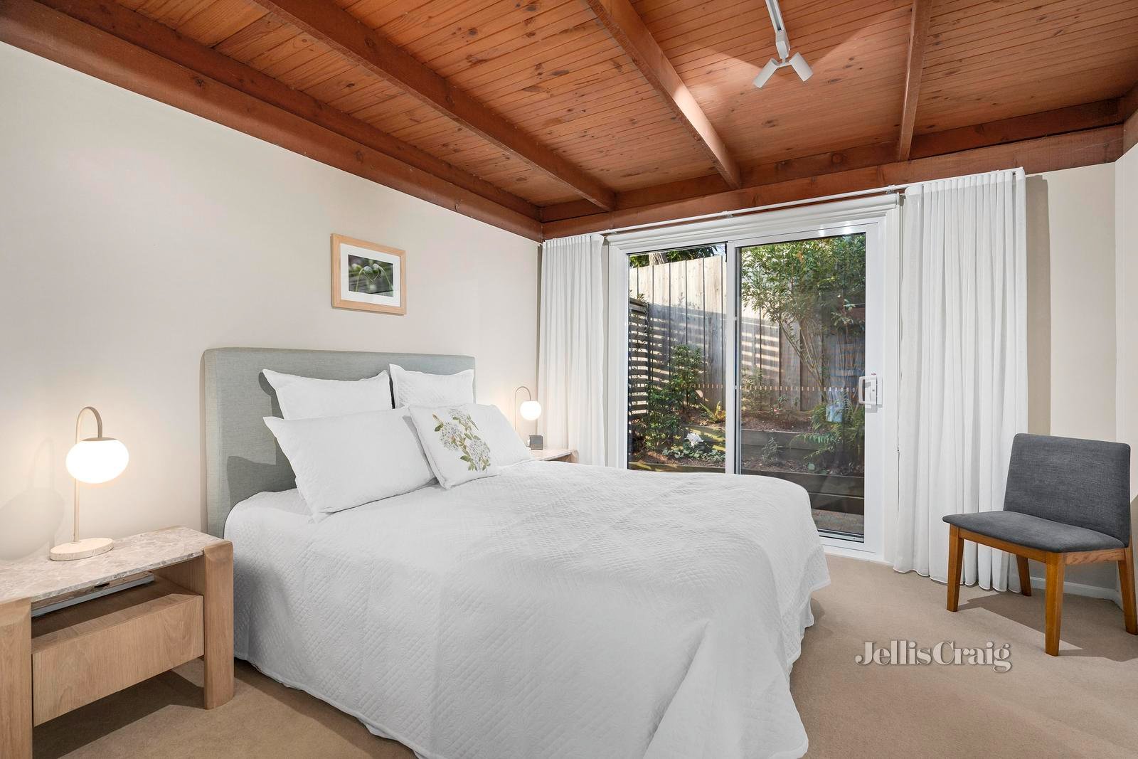 35 Glenwood Drive, Croydon image 9