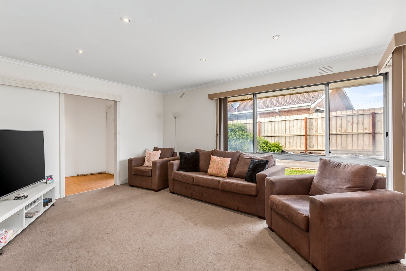 35 Graylea Avenue, Herne Hill image 3