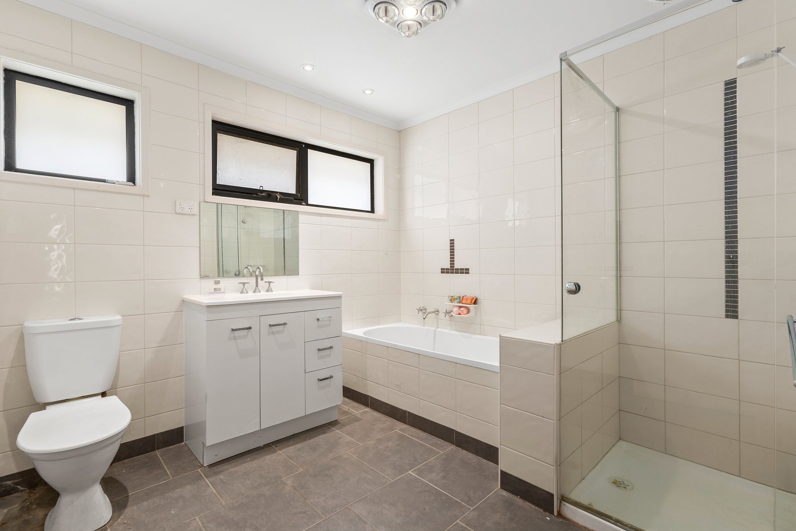 35 Graylea Avenue, Herne Hill image 6