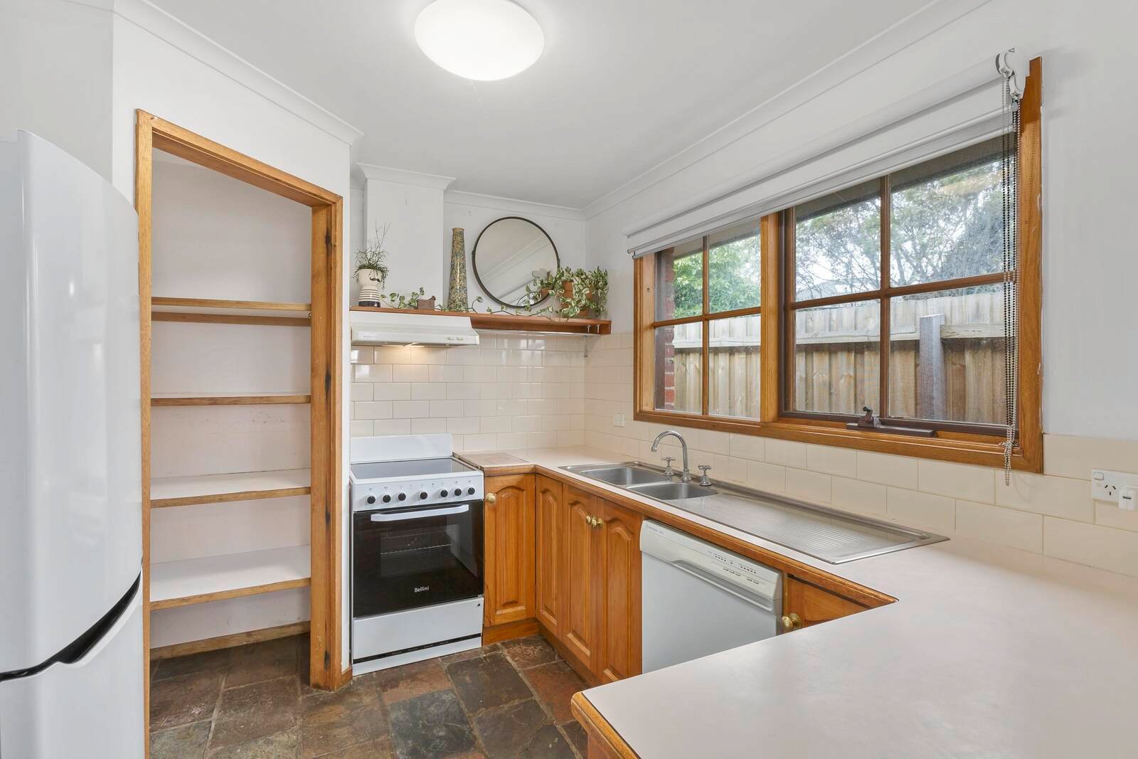 Property Gallery Thumbnail 6