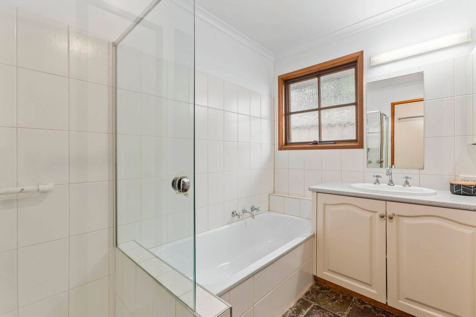 Property Gallery Thumbnail 17