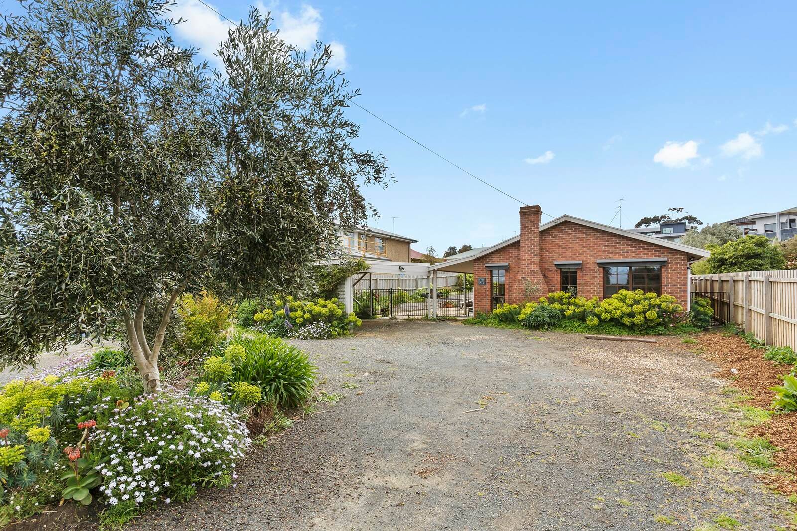 Property Gallery Thumbnail 34