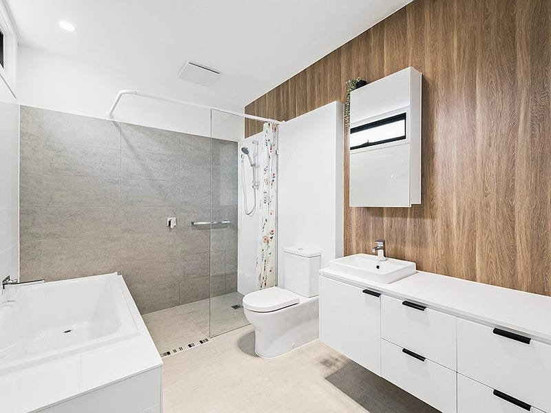 Property Gallery Thumbnail 5