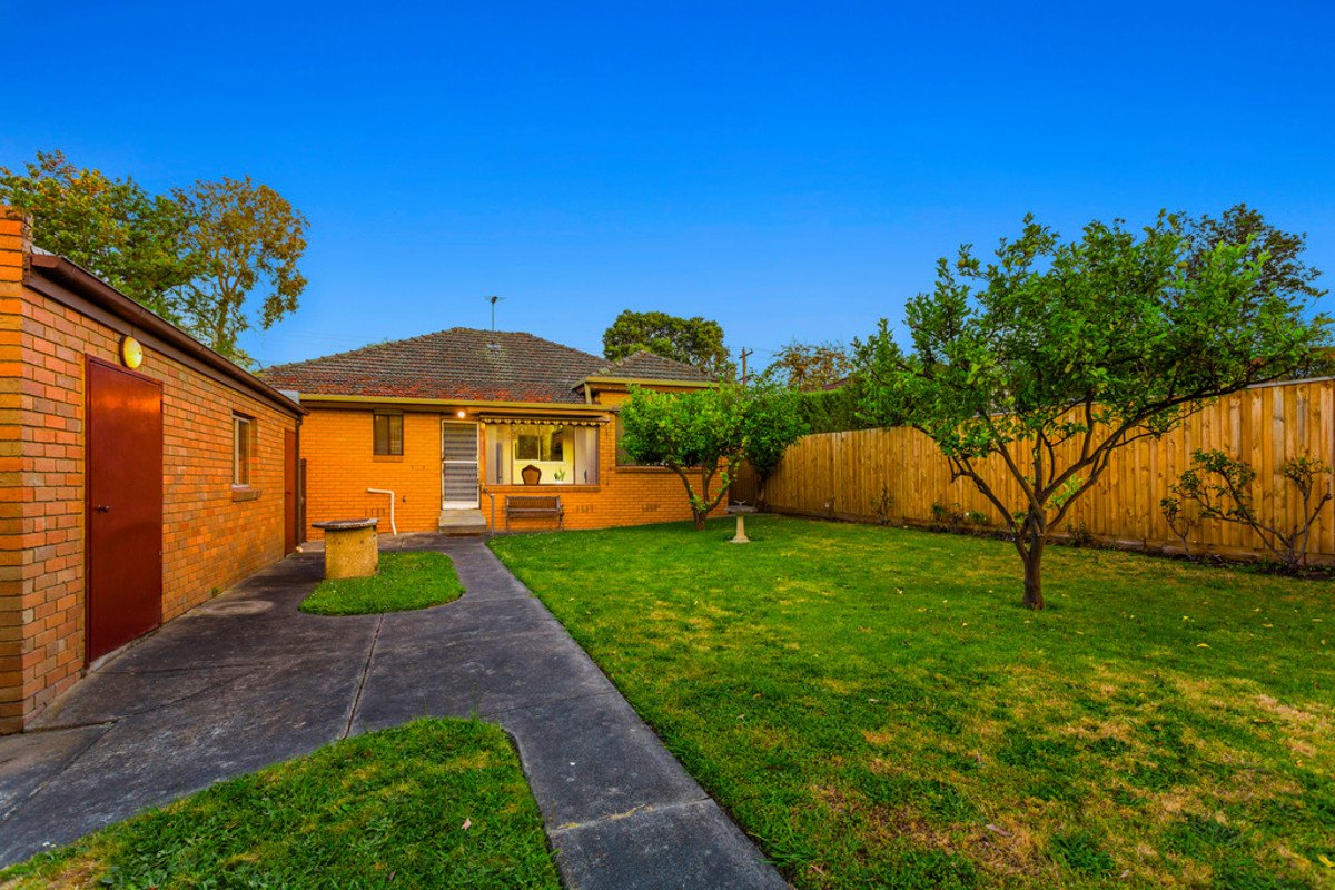 35 Irymple Avenue, Kew East image 12