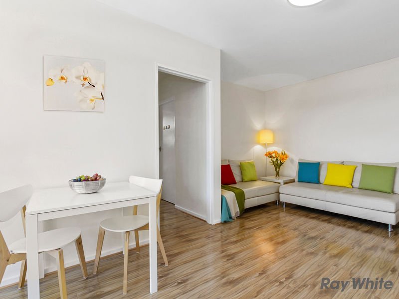 3/5 Kent Road, Box Hill image 3