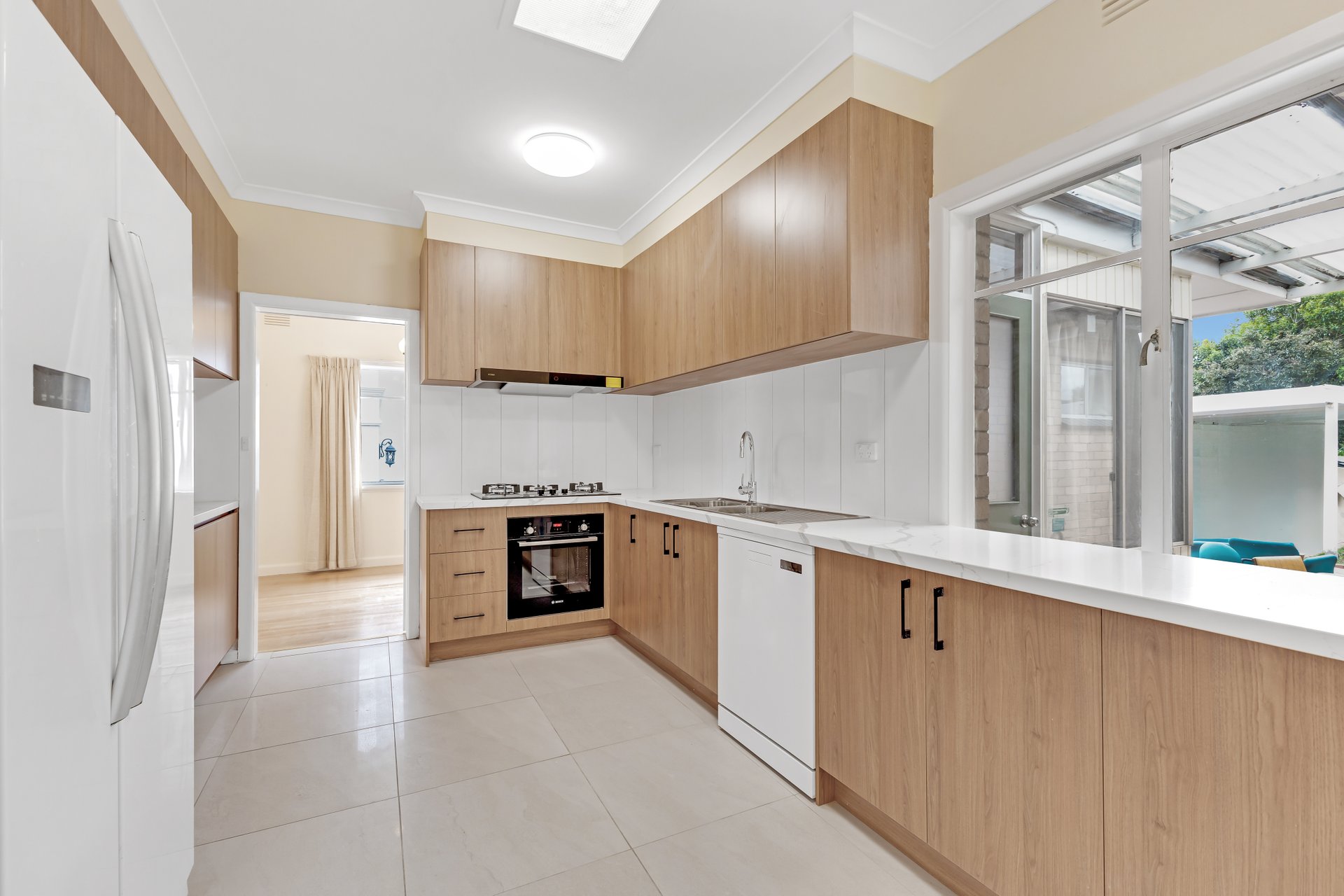 35 Larch Crescent, Mount Waverley image 1