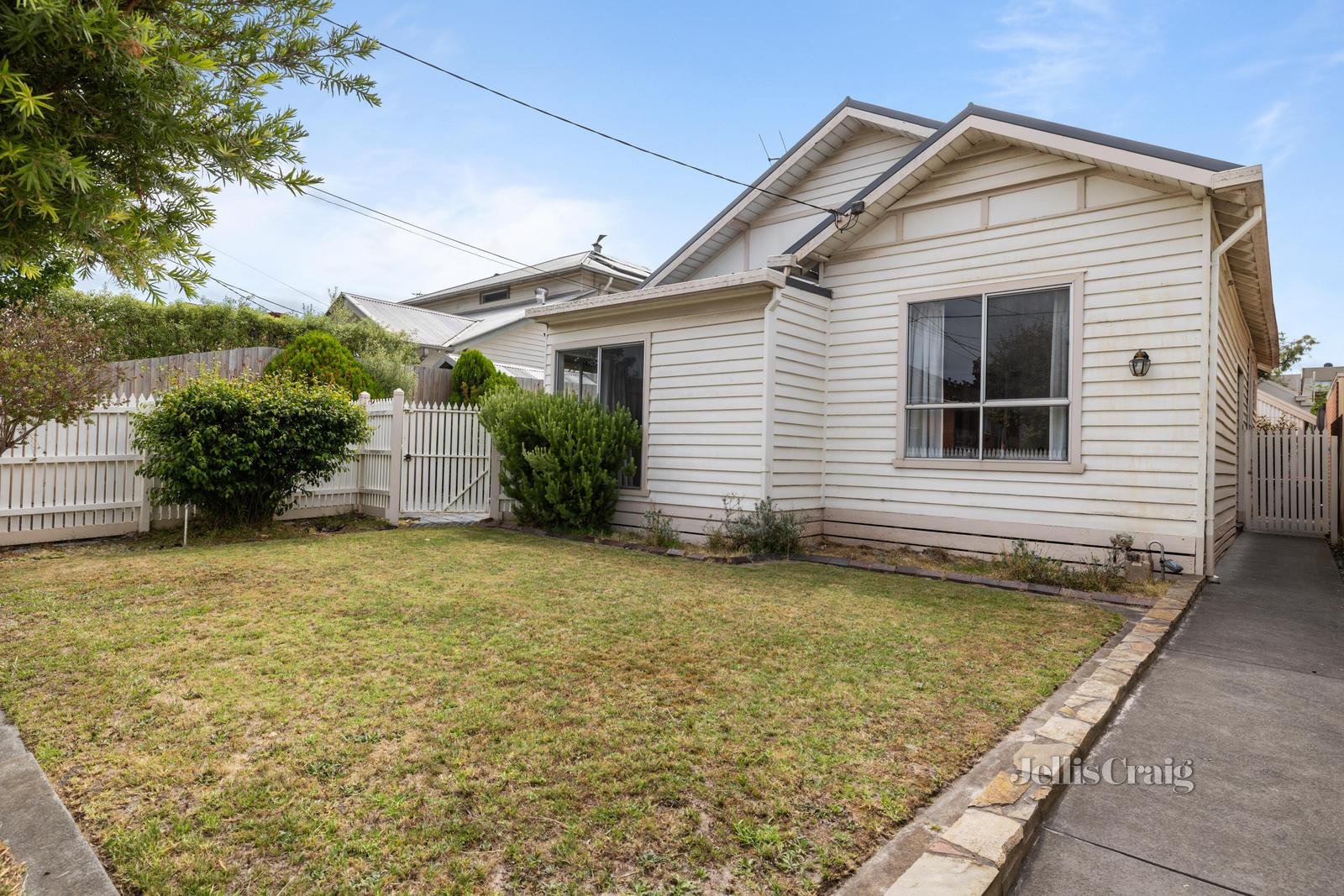 35 Lees Street, Mckinnon image 2