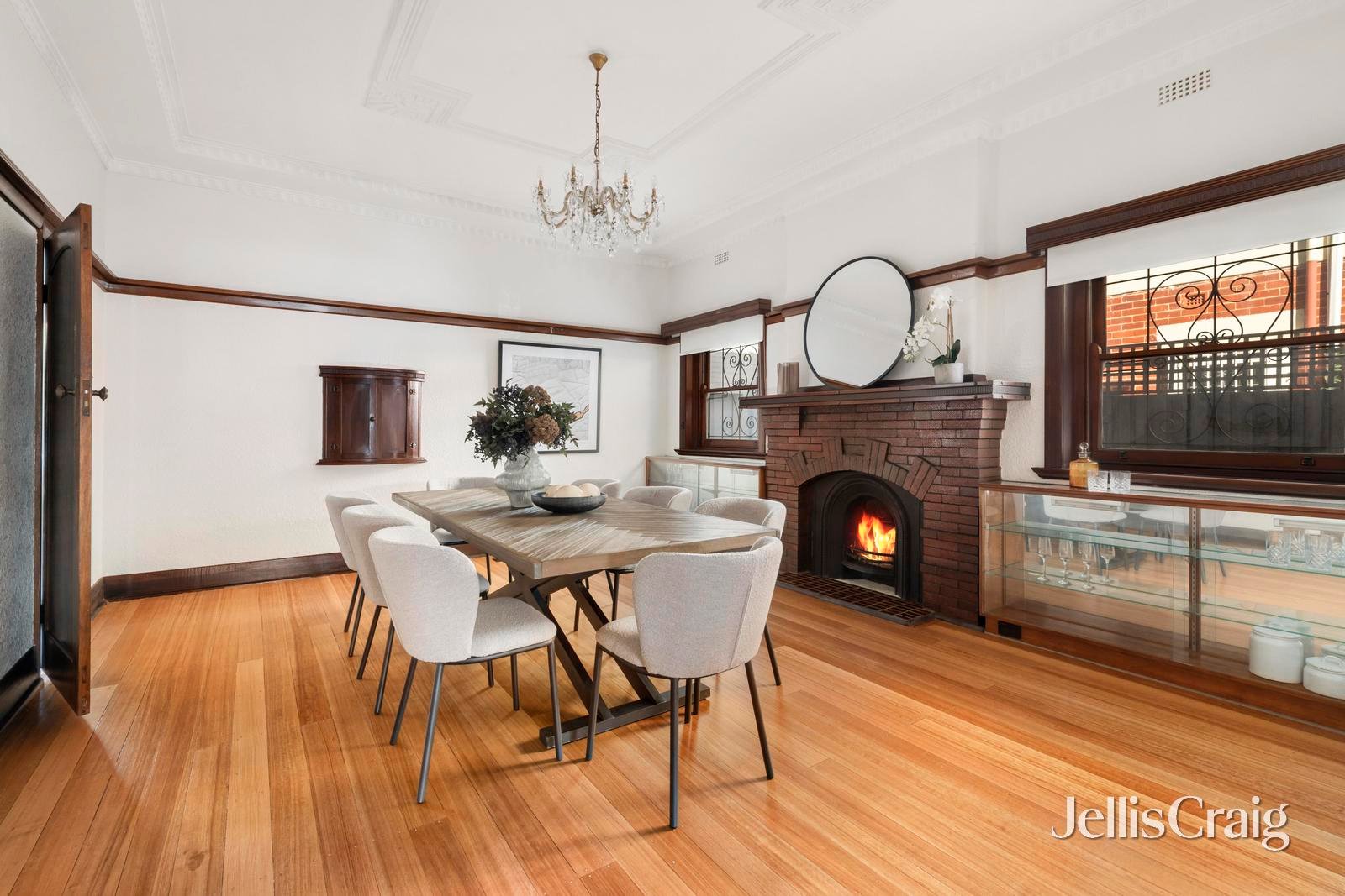 35 Leslie Road, Essendon image 5