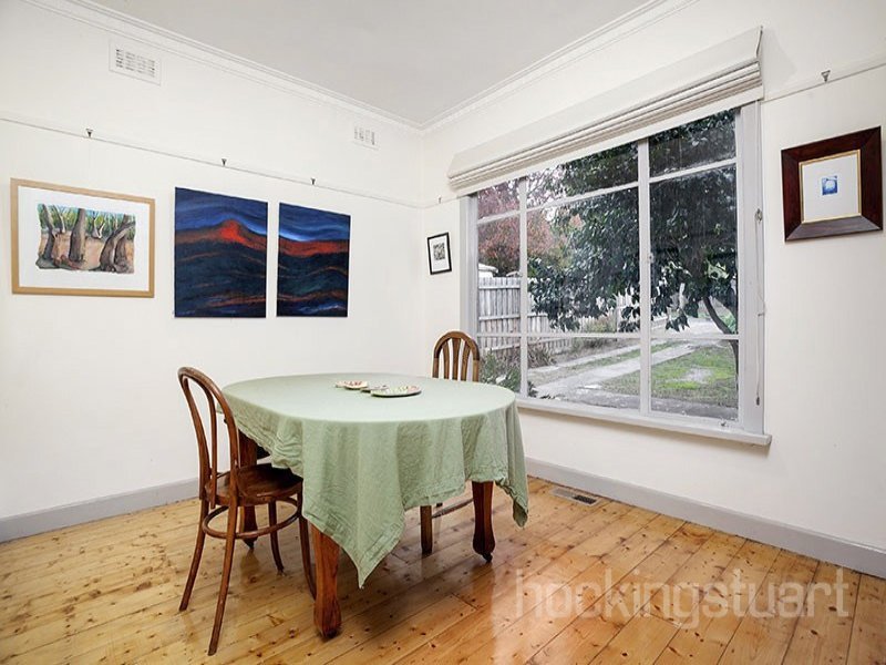 35 Loraine Avenue, Box Hill North image 3