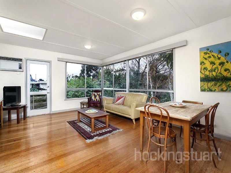 35 Loraine Avenue, Box Hill North image 5