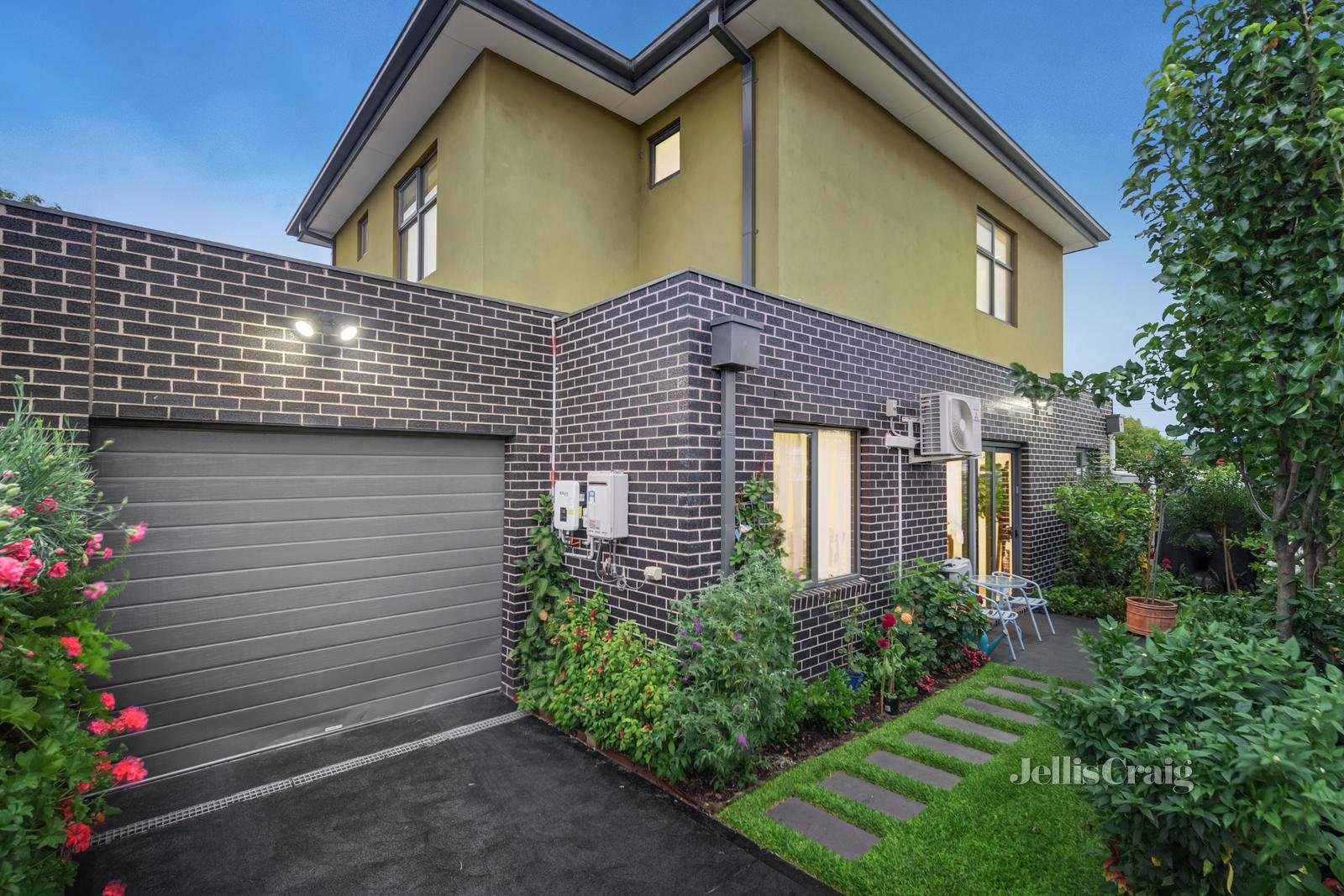 35 Luxe Lane, Brighton East - Print Image 1