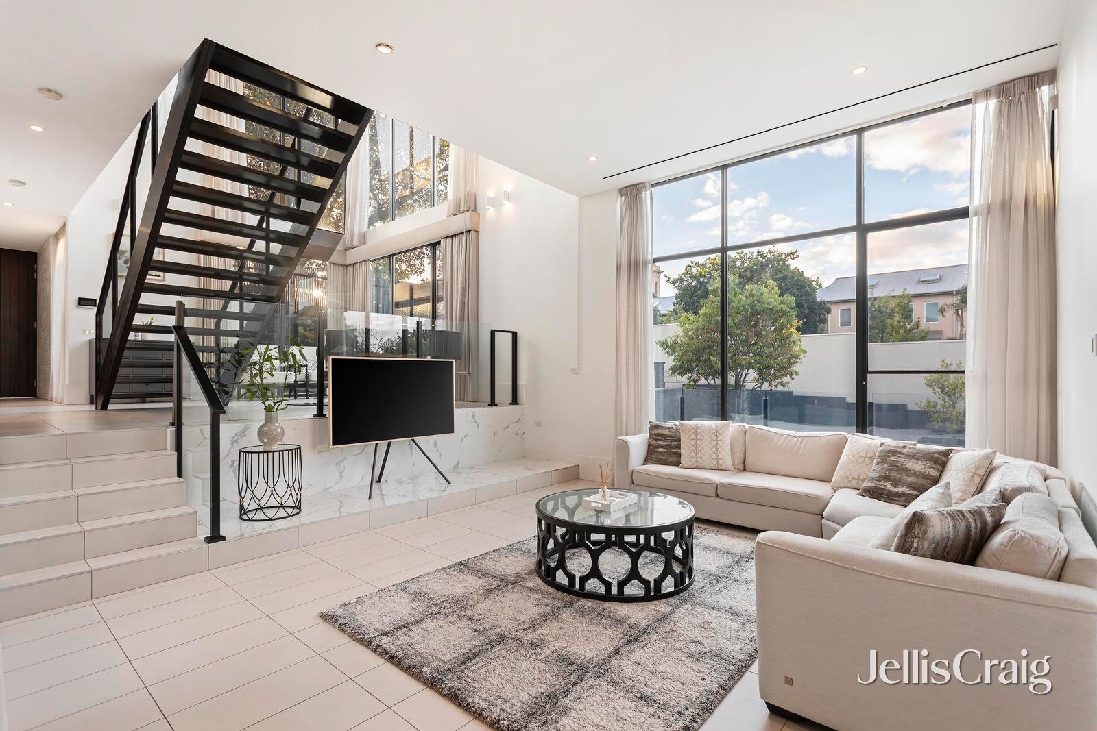 35 Main Drive, Kew image 3