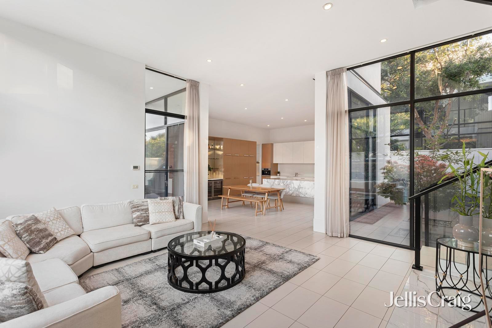 35 Main Drive, Kew image 5