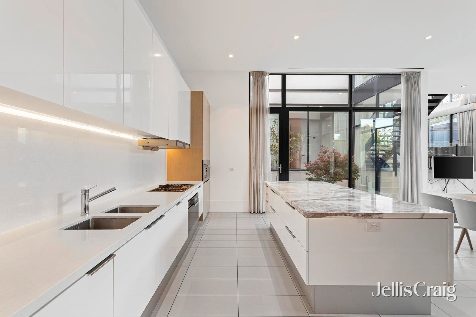 35 Main Drive, Kew image 7