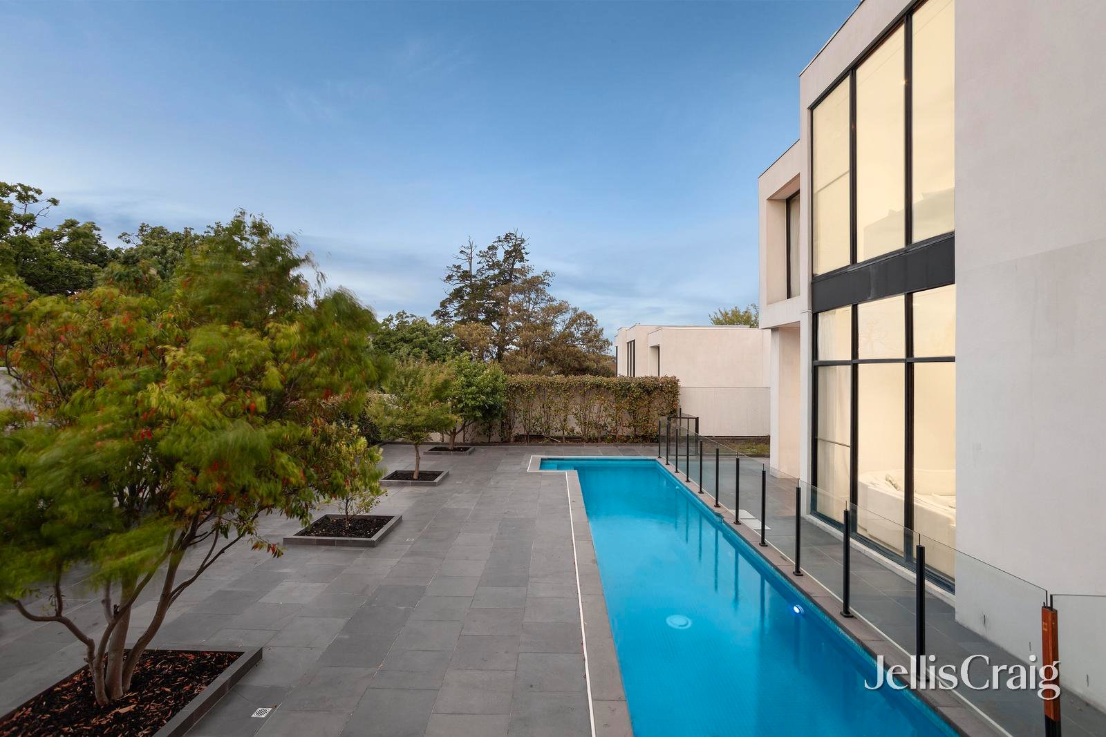 35 Main Drive, Kew image 14