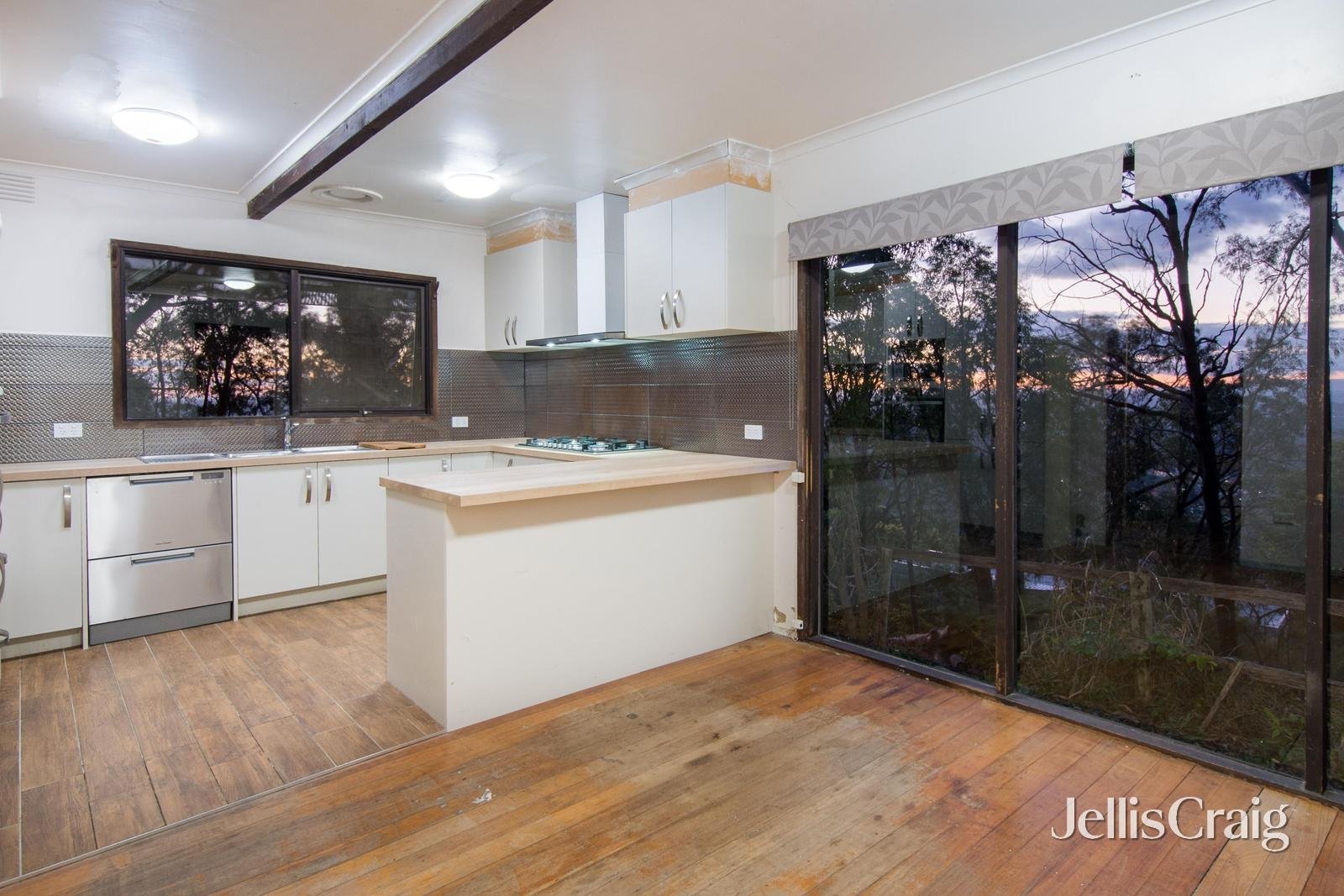 35 Marshall Terrace, Montrose image 4