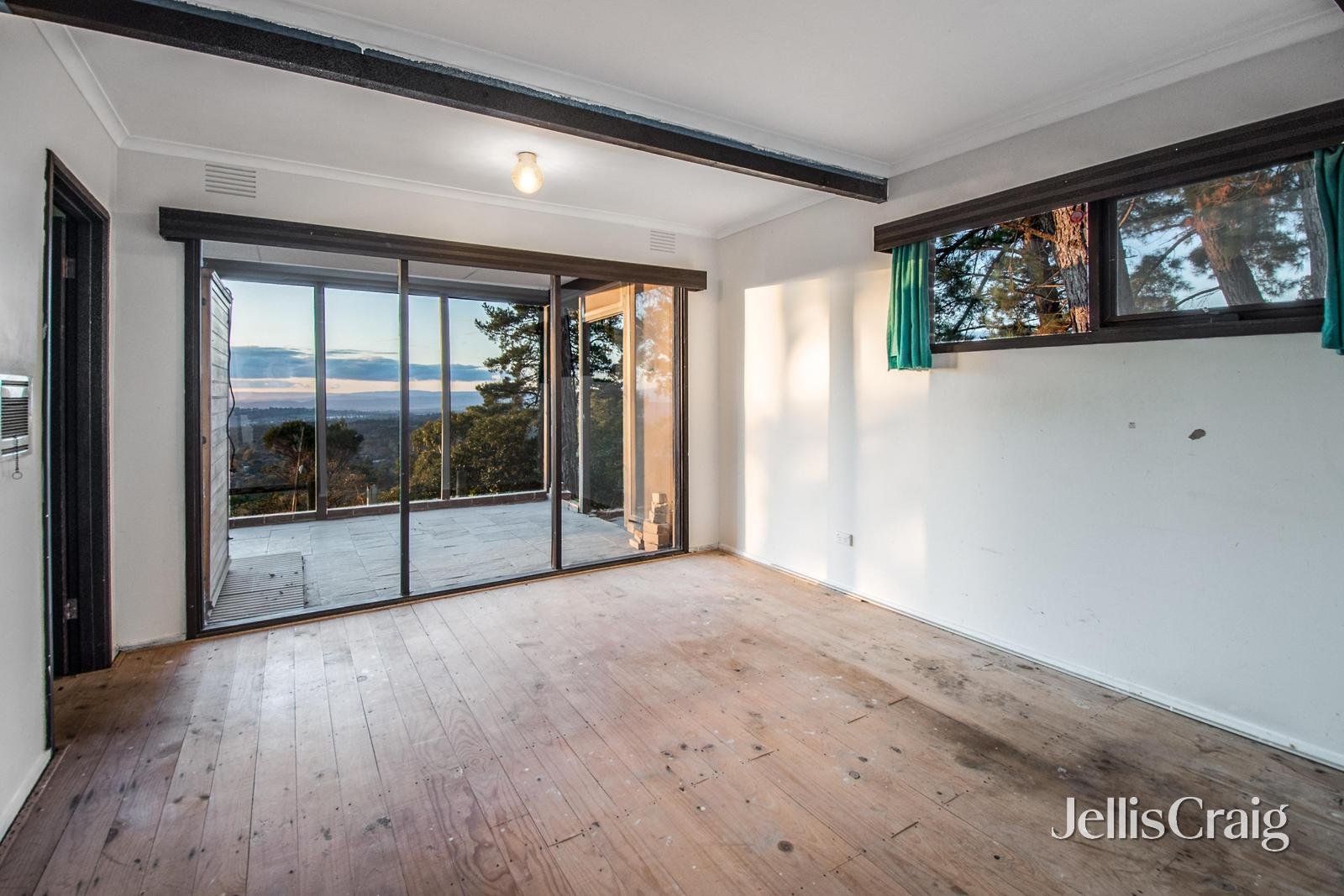 35 Marshall Terrace, Montrose image 12