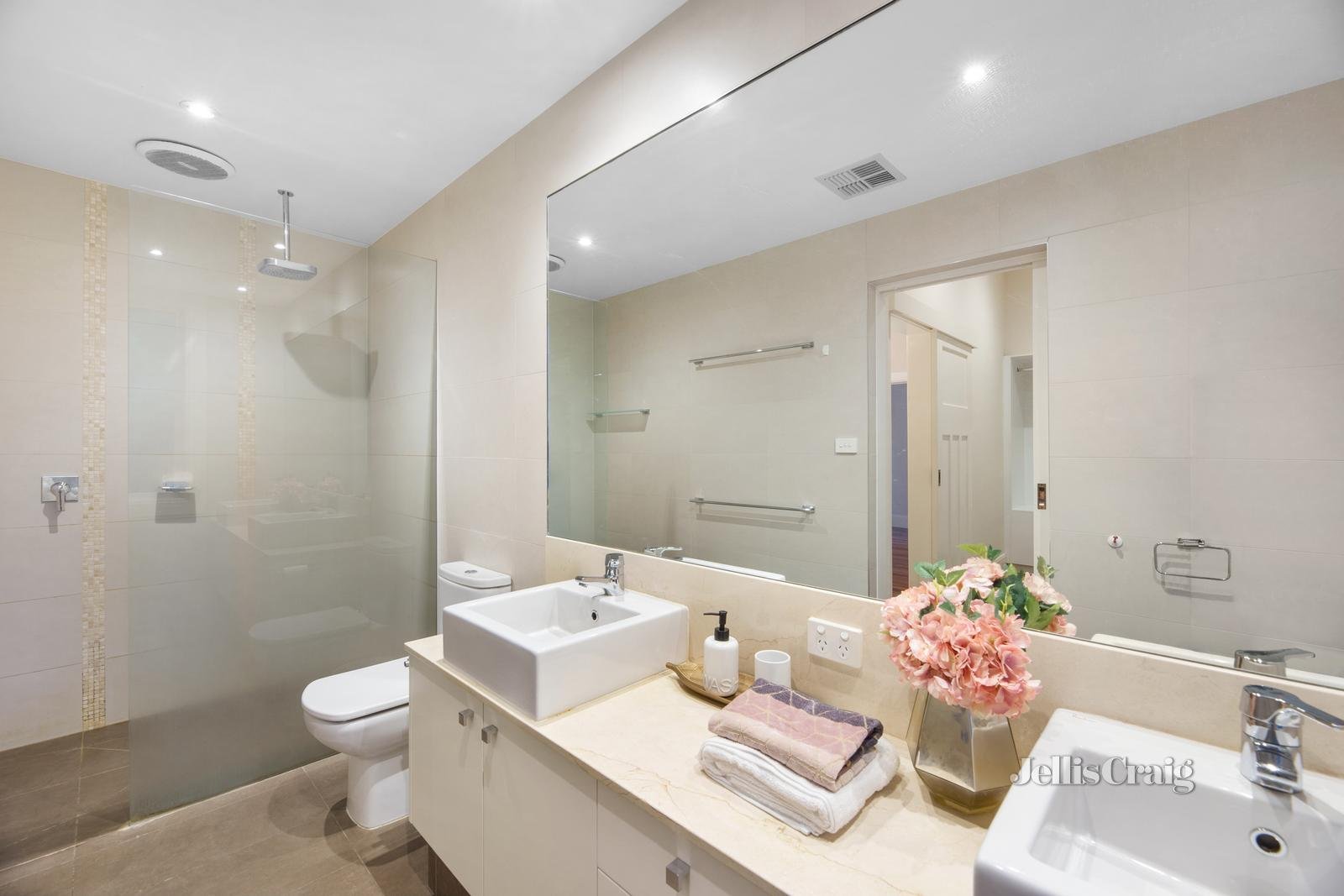 35 McKinnon Road, Mckinnon image 8