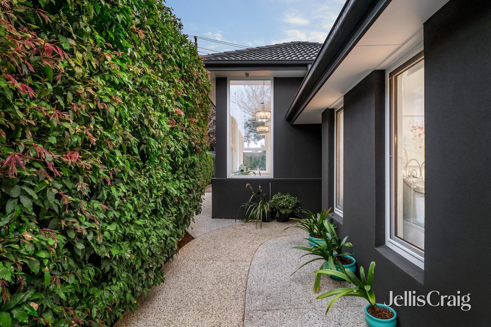 35 McSwain Street, Parkdale image 2