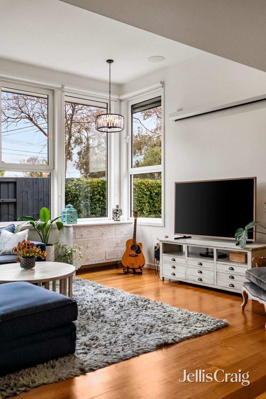 35 McSwain Street, Parkdale image 4