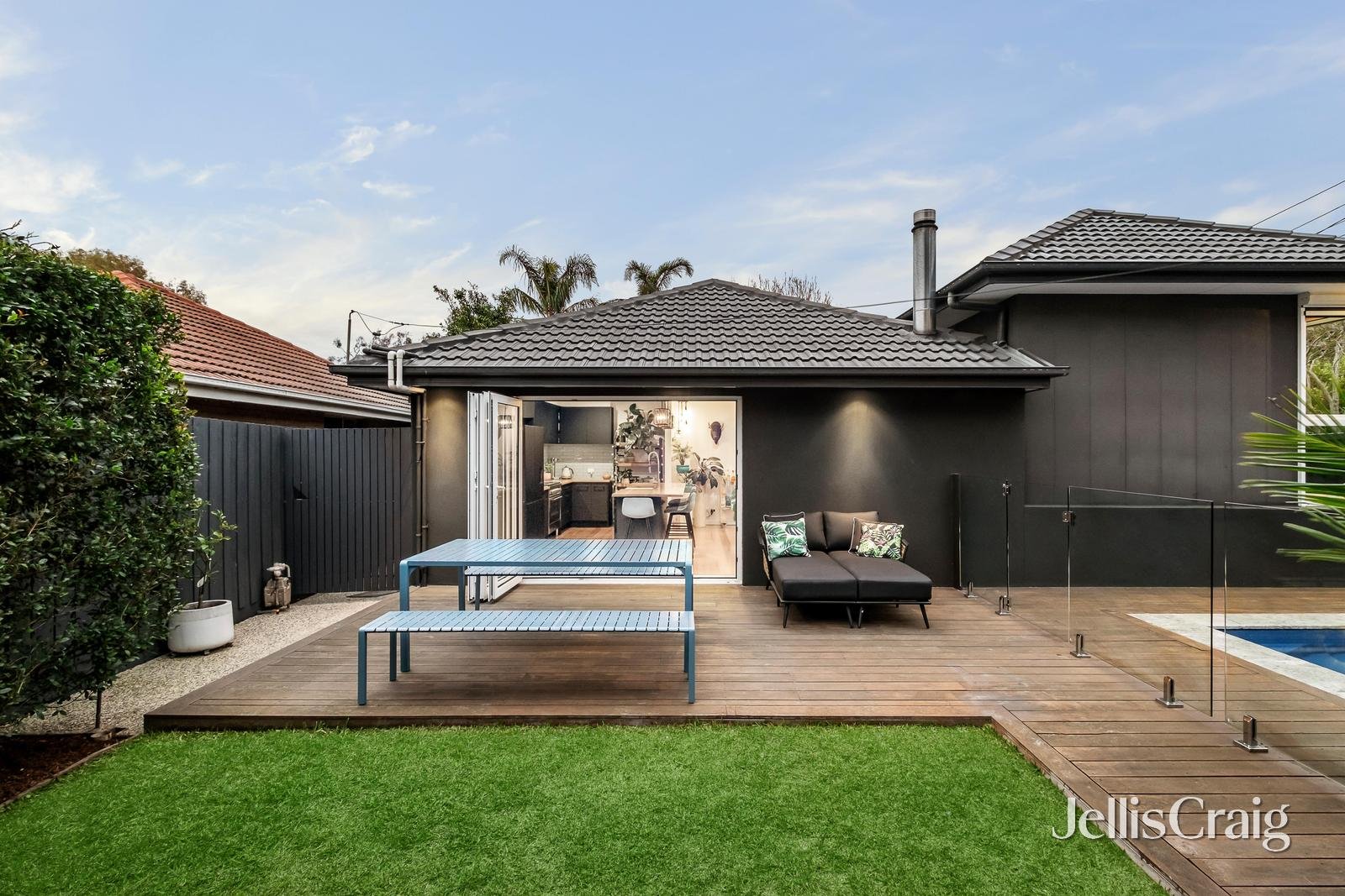 35 McSwain Street, Parkdale image 13