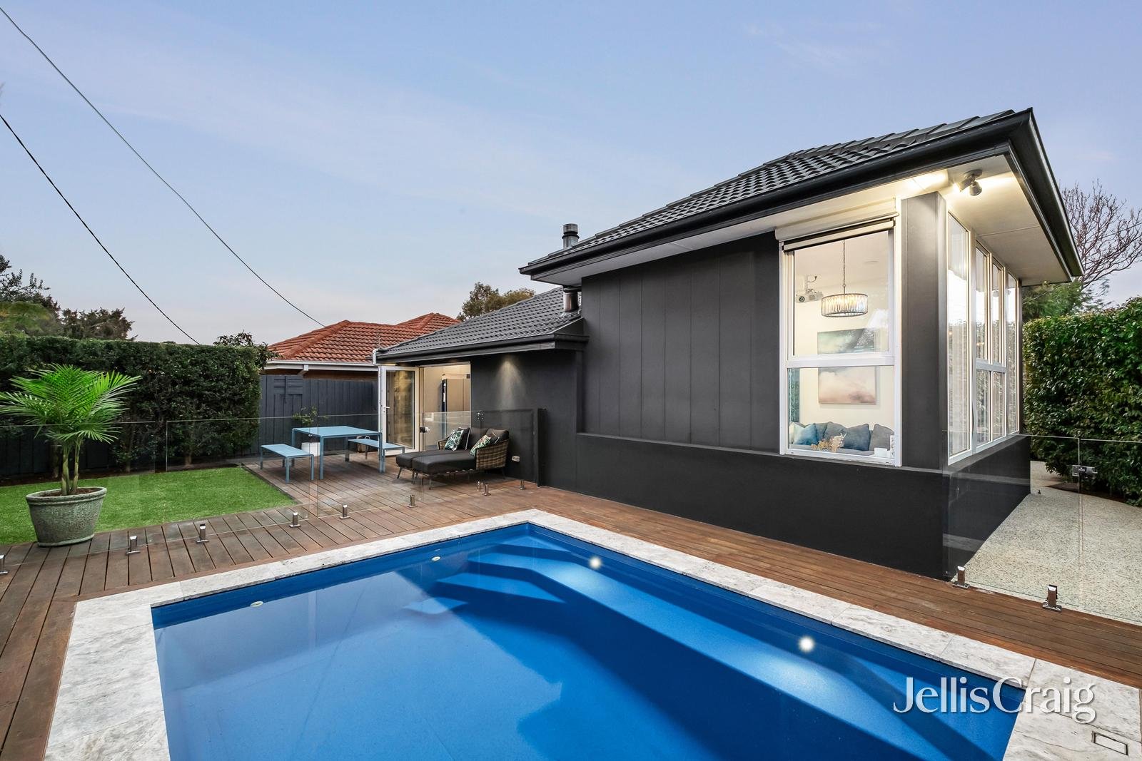 35 McSwain Street, Parkdale image 14