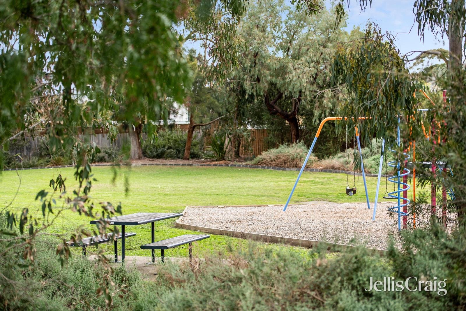 35 McSwain Street, Parkdale image 17