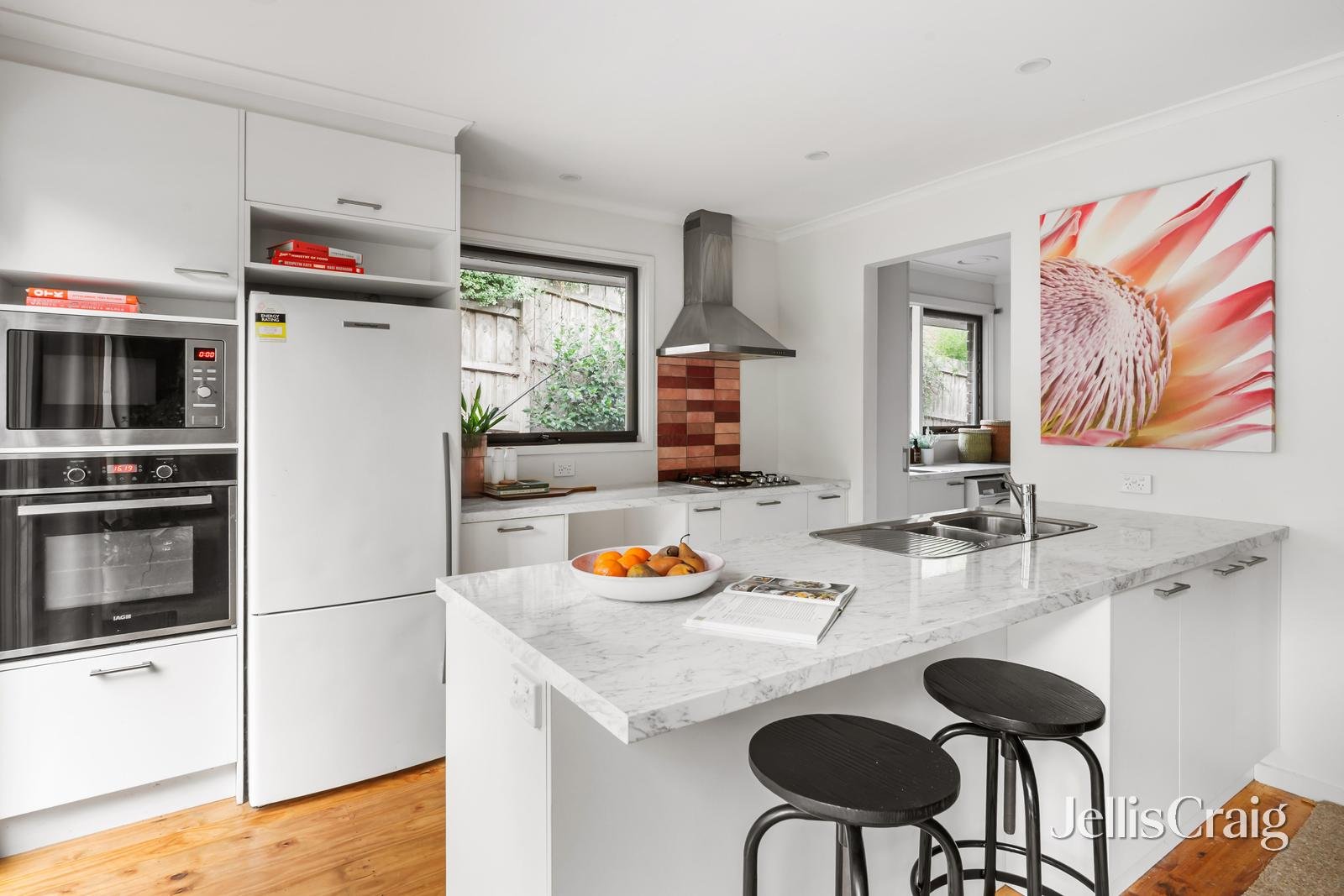 35 Napier Crescent, Montmorency image 2