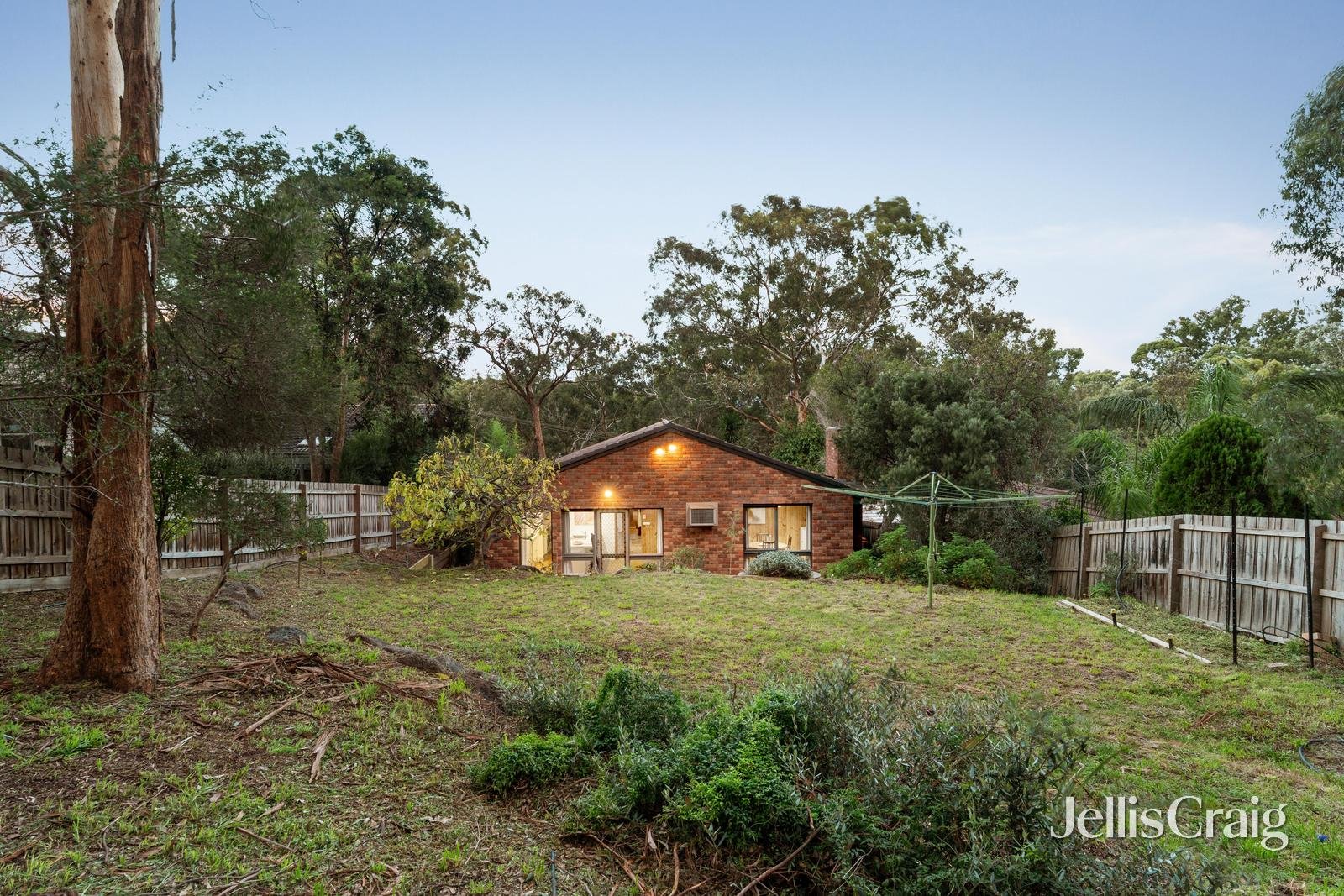 35 Napier Crescent, Montmorency image 14