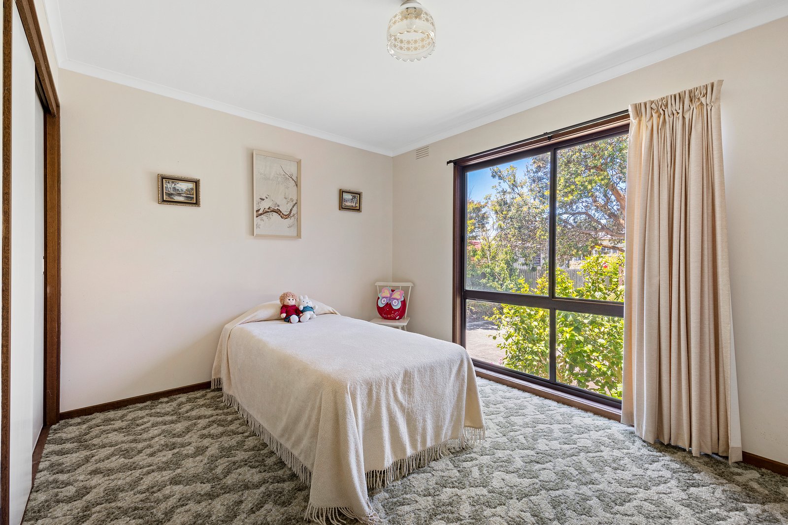 Property Gallery Thumbnail 16