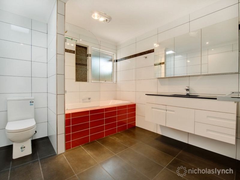 Property Gallery Thumbnail 9