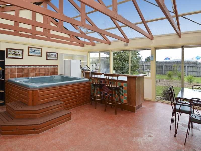 35 Paramount Crescent, St Albans Park image 7