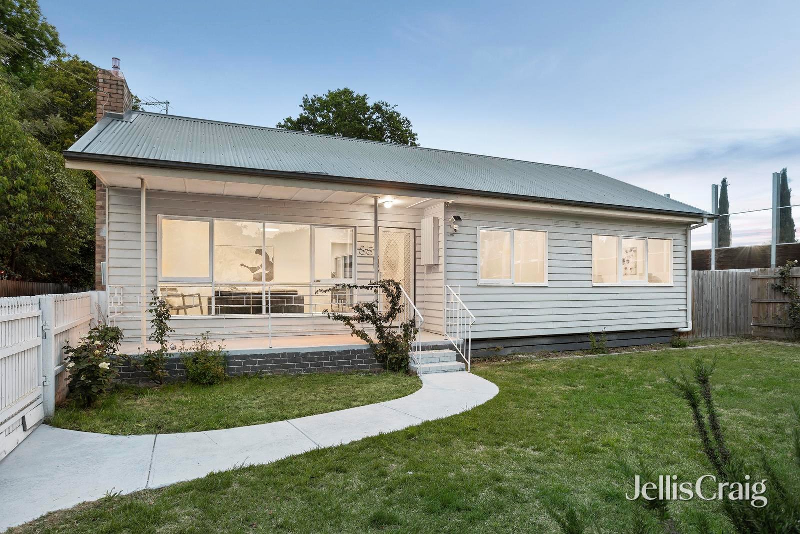35 Plumer Street, Croydon image 1