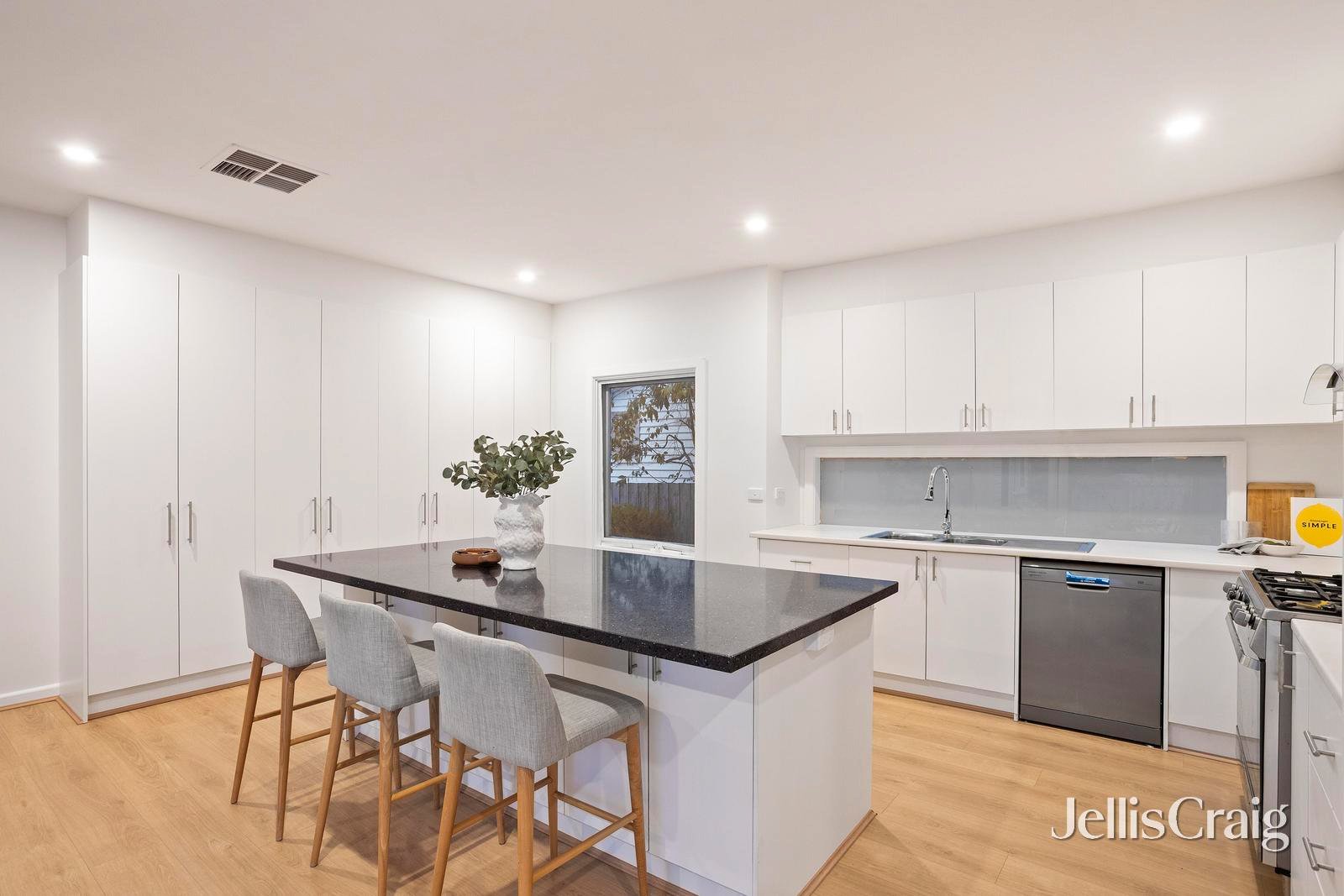 35 Plumer Street, Croydon image 3