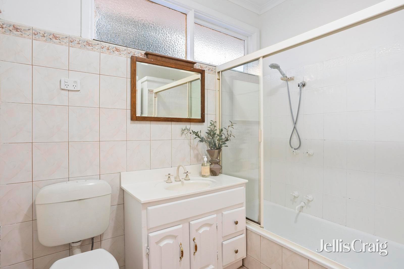 35 Plumer Street, Croydon image 8